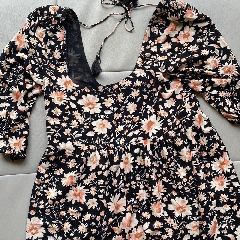 Brand New American Eagle Floral Dress WITH SLEEVES! NWOT